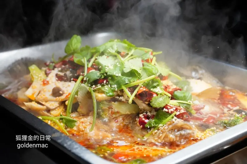 台中美食 │ 川麻辣乾香鍋 道地四川冒菜、水煮牛肉、香辣烤魚 一個人也可以吃的很開心 北平路美食推薦