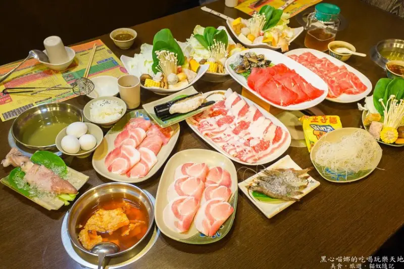 高雄苓雅︱深川日式涮涮鍋三多店　免服務費、春節不打烊、冬日優惠送肉盤，不是吃到飽卻飽到懷疑人生！