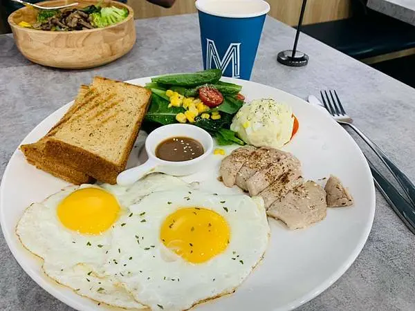 【新北 三重】MISSx秘食-三重店//2021新開幕連鎖分店 莫蘭迪藍色系 舒適座位區 住宅區中早午餐好選擇