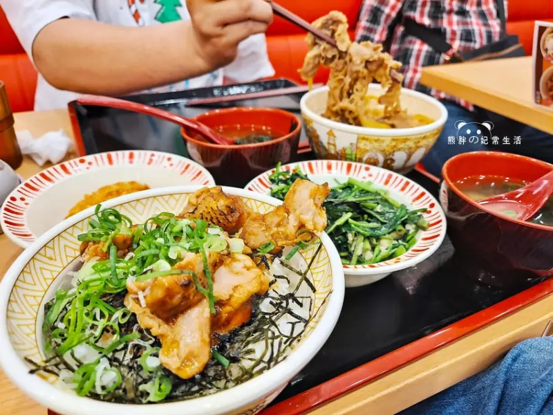 【台中豐原】Sukiyaすき家食其家，日系連鎖平價丼飯59元起，多樣餐點選擇，網路評分約4.0左右，台中美食推薦