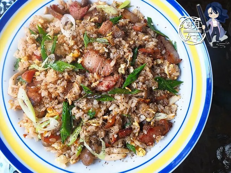 這家鹹豬肉炒飯吃過就回不去了，蛋包芝士熱狗捲只要35元也太佛心了吧！！