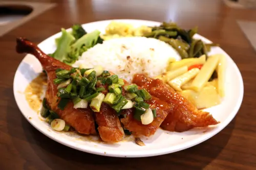 新竹北區｜富鴻燒鴨飯｜想看它涮涮鍋長什麼樣