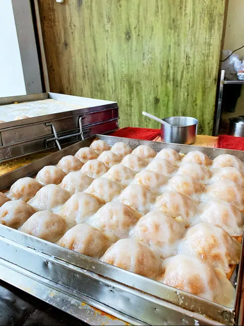 台南武廟清蒸肉圓：武廟肉圓用清蒸，少了油膩多了米香味│在地經營40年的清蒸好味道│台南赤崁樓旁【附菜單】【台南小吃】【排隊美食】