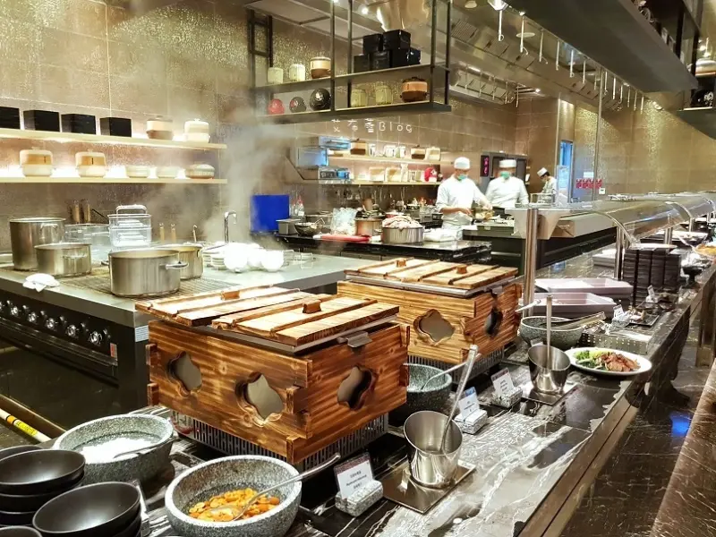 《高雄美食》京享日式自助餐廳（朕豪大酒店）❤超高價位吃到飽~帝王蟹、天使紅蝦，配上熱清酒...