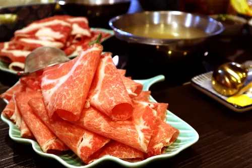 新北新莊｜湉寶火鍋店｜五星的評價、吃到飽的份量、新鮮的食材