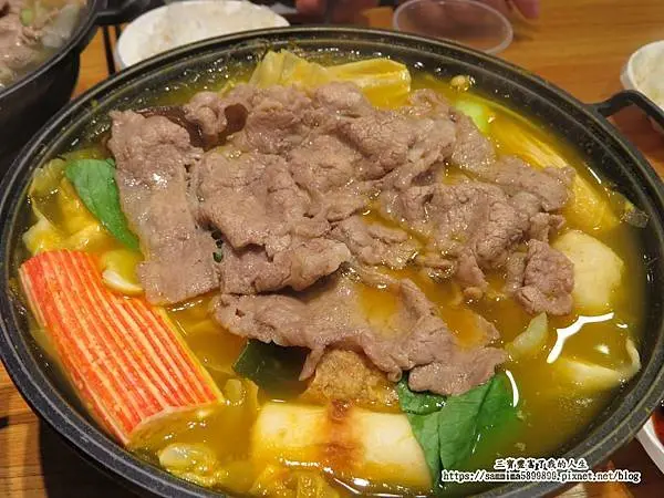 個人小火鍋推薦｜朴子美食【小石鍋】嘉義朴子店 CP值極高的平價鍋物 溫暖享受 白飯.飲料.霜淇淋吃到飽 難怪每次去都得排隊呢~