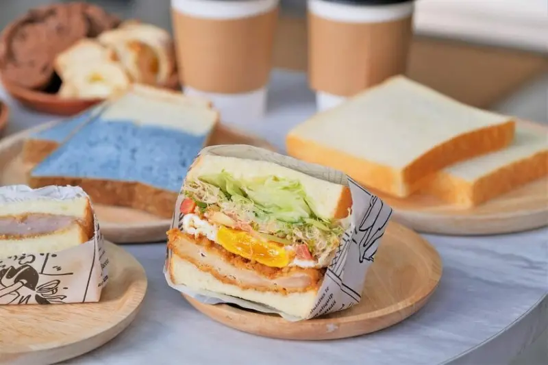 SANMAKITA Bakery 三牧田麵包專門店｜超吸金富士山造型生吐司！北海道牛奶原料直送！日本藍帶職人生吐司！台中生吐司推薦、南區早午餐推薦、中興美食推薦、中興早午餐推薦