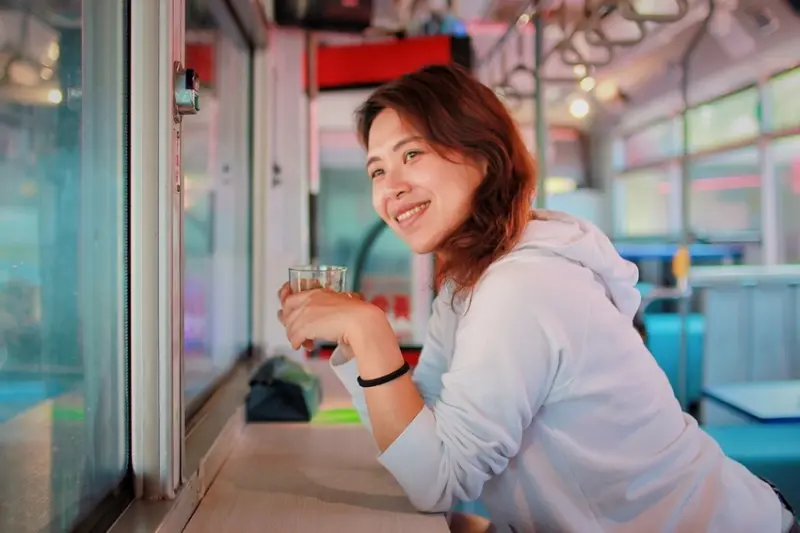 基隆景觀餐廳/外木山幸福驛站，基隆唯一的公車主題餐廳，一起坐上公車看海吧 - Ann‧榜哥‧生活事務所