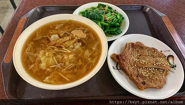 【嘉義。美食】海山園肉羹。嘉大校園美食，佛系價格超大碗肉羹麵，料好實在又美味｜附菜單