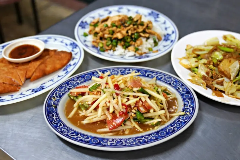 六堵工業區 臥虎藏龍 道地泰式料理 通通泰式風味小吃 生意太好要預約的平價泰式料理推薦