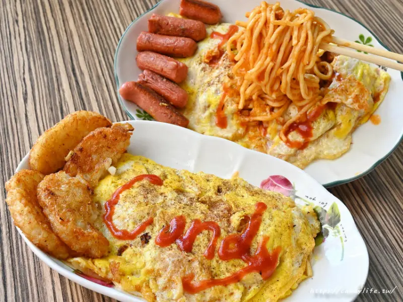 生力早餐│台中早餐推薦，超人氣蛋包麵，還可以在上面自己畫圖客製化～