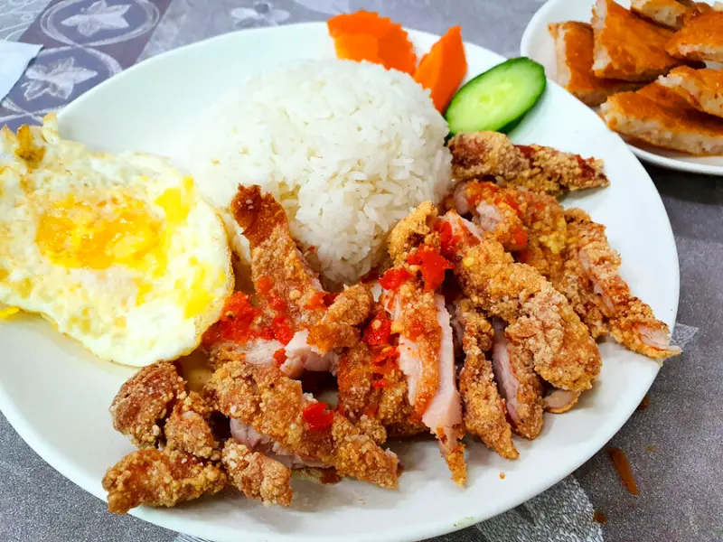 【高雄小吃】木家泰式料理 平價份量多 隱藏版道地泰國菜 馬上二訪的小店