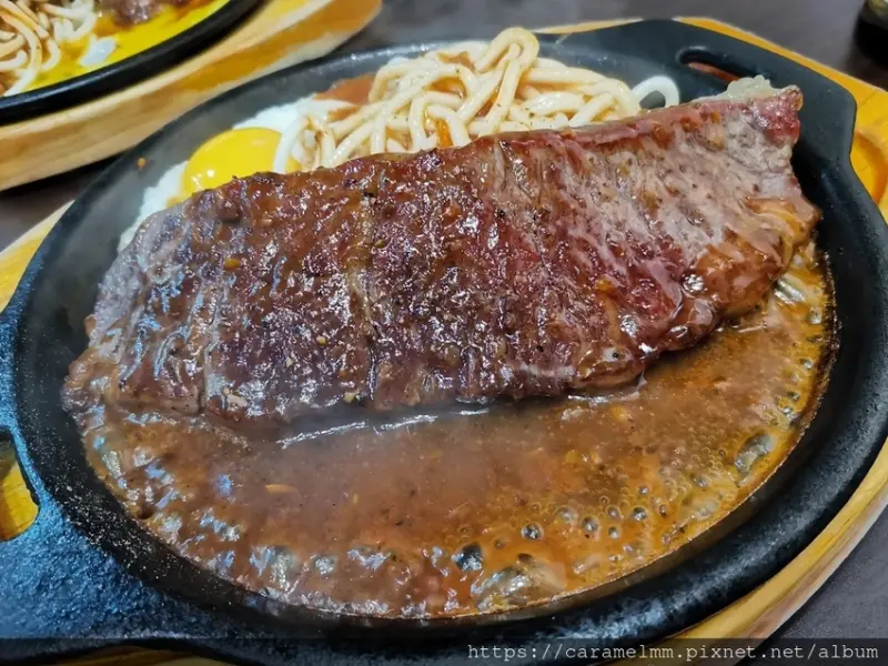 【台北文山】湘湘牛排館 政大店 平價牛排 高CP值牛排館 夜市牛排 政大美食 政大商圈 政大牛排 飲料 冰淇淋 無限續