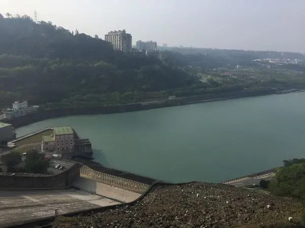 〈遊記〉→桃園一日遊‧石門水庫│石管局大草坪│台灣好行慈湖線│活魚三吃│曬小孩│〈桃園區〉