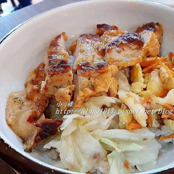 講半波 咖啡輕食 / 高雄新客家文化園區 / 清靜悠閒 餐點可口