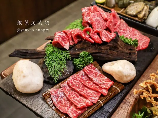 【台北美食】黑毛和牛一頭切り－築間集團新開幕的頂級和牛套餐，桌邊專人代烤服務周到～