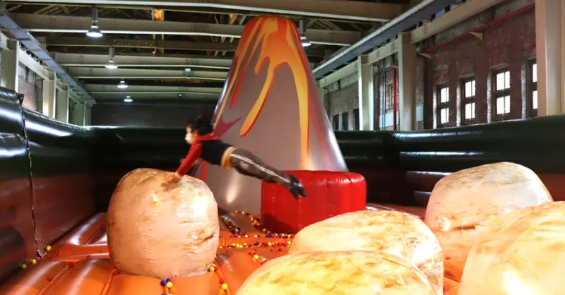 ❤超放電台北親子展覽【不可思議怪怪島】搭乘小火車深海探險、飛機氣墊溜滑梯、瘋狂火山闖障礙!