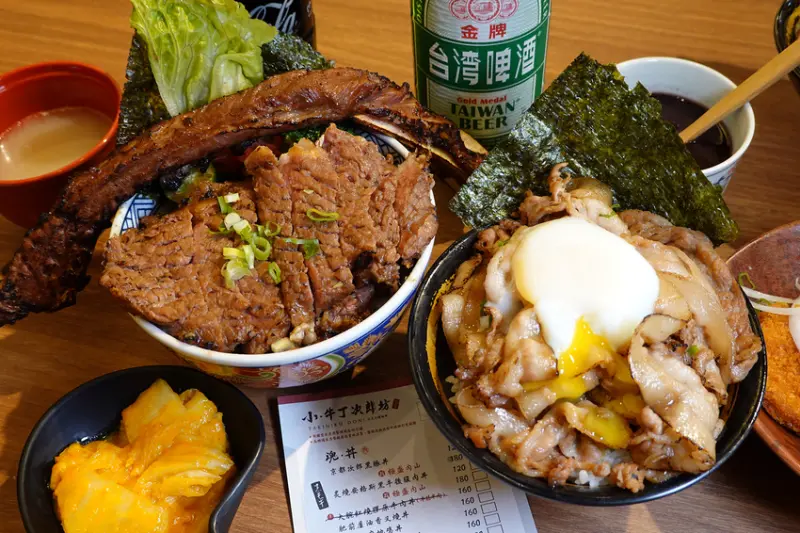 高CP值三重好吃丼飯，牛丁次郎坊三重支店，超浮誇燒肉、烤牛排丼飯，肉肉控必吃的蘆洲平價日式丼飯餐廳