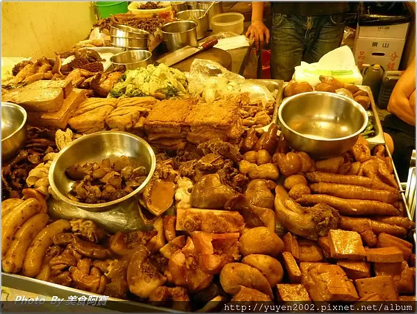 【台北市】晴光市場排隊名店擄獲人心滷味「張家一品香滷味」