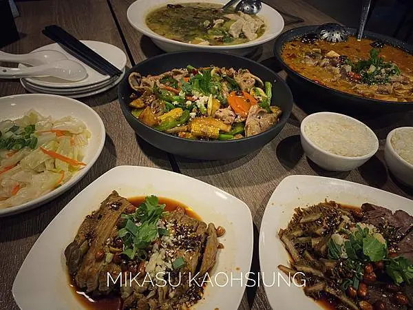 ∥高雄/食．苓雅∥ 滑一椒酸菜魚 ๑愛店推薦 全預約制 大推乾鍋與酸菜魚 捷運橘線文化中心站