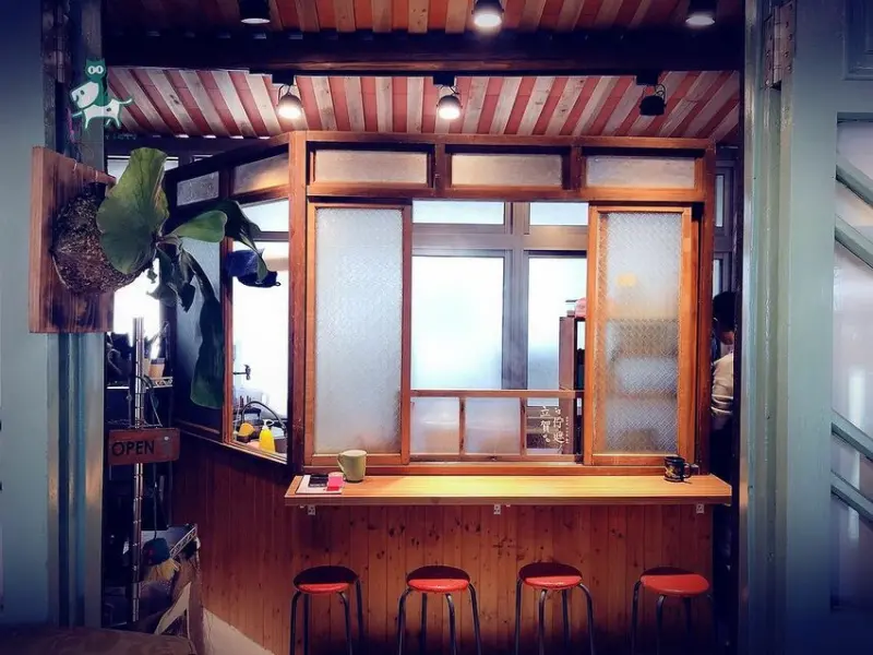 【台南新化】隱身在老宅的老台味新食感-「立賀佇遮」貓咪店長跟餐點一樣也太吸睛~~👀