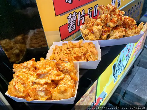 【2021逢甲商圈美食】醬雞鋪。台中西屯區隱藏版人氣宵夜，現裹現炸炸雞搭配酥香脆薯片淋上邪惡醬汁！醬雞鋪菜單