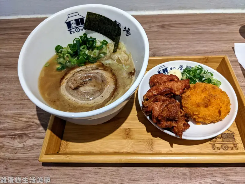 【新竹食記】初原麵場(竹北光明店) -家樂福旁的平價日式拉麵，超濃郁炭香湯頭