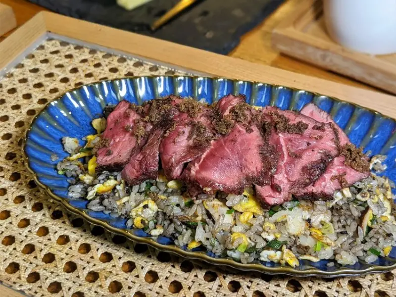 瑪仕特羅股份有限公司｜內科人隱藏口袋名單大公開！大推酥脆鹹香油封鴨腿！必點少女心爆棚焦糖脆脆融雪蛋糕！內湖美食推薦、內湖餐廳推薦、港墘美食推薦、港墘餐廳推薦