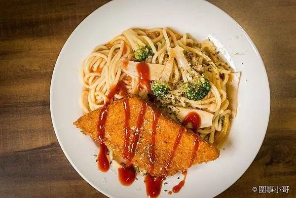 中壢中山東路美食-老工匠餐館，低調營業但仍掩蓋不住美食氣息的義式餐館！