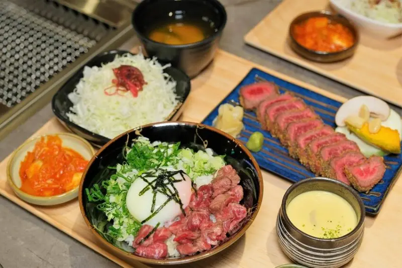 逸之牛熟成炸牛燒肉專門-台中精誠店｜全台炸牛排始祖進駐台中！台中必吃炸牛排！限量特色唐揚黑鮪魚生魚片！公益路餐廳推薦、西區餐廳推薦、精誠路餐廳推薦