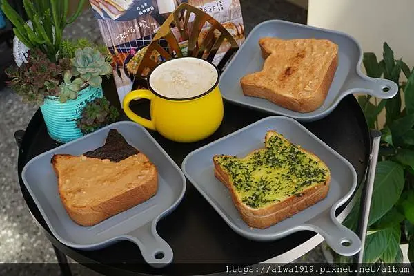 【林口早午餐推薦】早點初發：林口-三明治·菠蘿堡專賣，貓咪厚片吐司可愛又好吃！新鮮薯泥烤土司，口感滑嫩又綿密