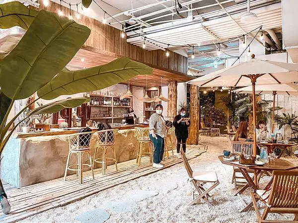 台北｜信義區沙灘風格gumgum green garden good餐酒館，渡假陽傘和網美仙人掌牆打卡景點再+1