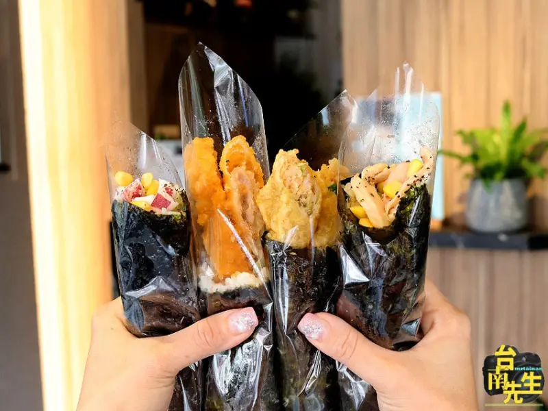 台南海苔飯捲／嚴選韓國海苔現點現做／當天備料限量供應不賣隔夜貨／使用日本越光米及台灣國產豬肉／用餐時段必客滿／文化中心附近美食推薦