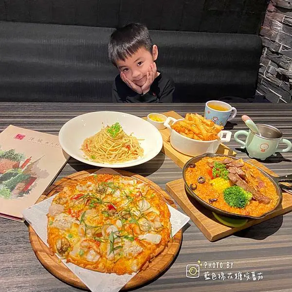 台北中山區義式餐廳推薦 洋城義大利餐廳Exquisite-長安店 義式料理 家庭聚會 平價套餐 多人套餐 披薩 義大利麵 燉飯 排餐 焗烤 米塔集團