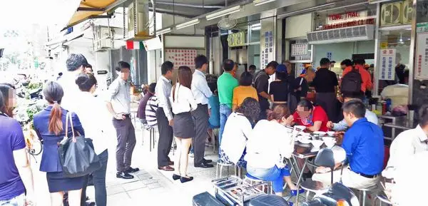 【台北美食】梁記嘉義雞肉飯-可怕的排隊人氣店家