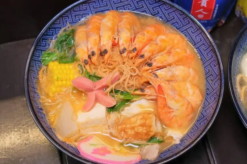 碧山小鍋｜海鮮控不能錯過浮誇海鮮鍋燒麵！特色炙燒牛五花鍋燒麵！天然熬煮鮮甜湯底！台中美食推薦、北區美食推薦、北區小吃推薦、北區麵食推薦