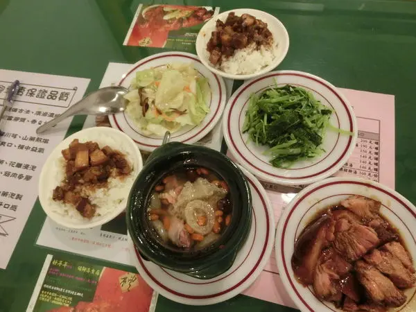 《台北萬華‧食》好年年煨滷養生豬腳~想要補身就來吧！