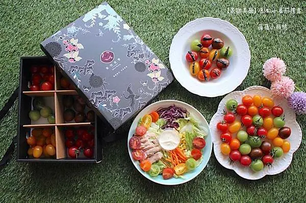 【水果禮盒宅配/送禮推薦】Shine Wong 果物美學-彩虹小番茄禮盒（六宮格禮盒）。溫室栽種世界各國品種彩色小番茄，不施農藥、不使用賀爾蒙;色彩繽紛、多彩多汁、營養成分更是滿點，寵愛自己，也別忘了