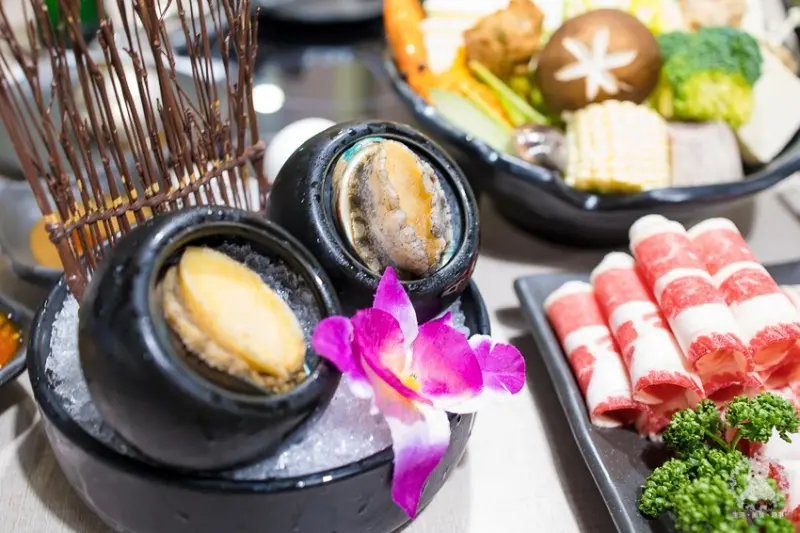 富園火鍋｜台北信義松菸食記｜主打8種極品功夫湯頭的個人鴛鴦鍋，松菸誠品旁新開幕半年多的特色鍋物，用心美味大推薦 - 卡爾茗 C.L.M.