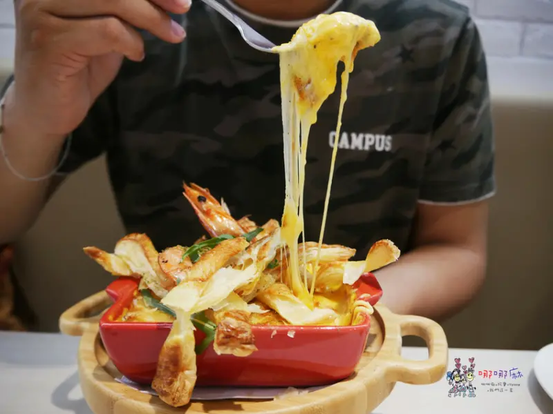 起司控注意！內壢平價義式餐廳推出牽絲焗烤加酥皮，義大利麵最便宜只要110元！