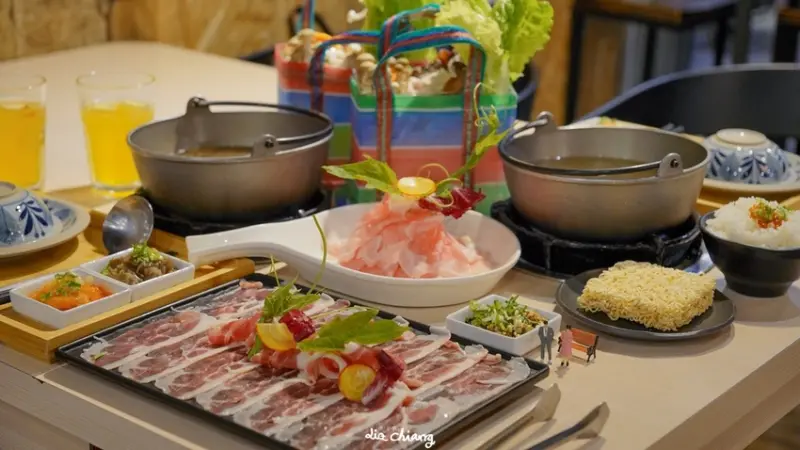 台中火車站周邊美食，菜盤搖身一變成為拍照打卡最佳夥伴，麥湯館好吃又好拍。