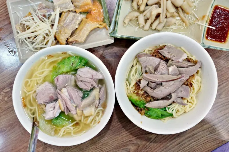 【台北】千暉鵝肉店 西門町巷弄煙燻鵝肉 鴨肉麵湯頭清甜 在地鵝肉老店 - 水晶安蹄 不務正業過生活