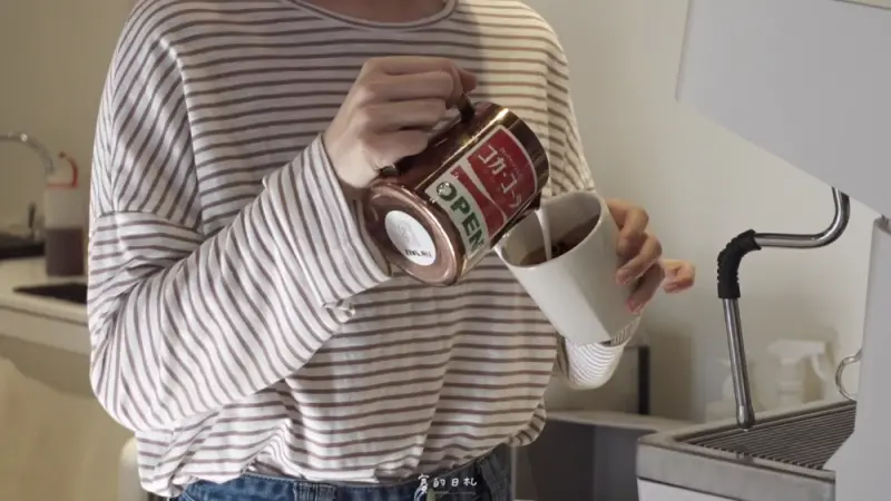 木蘭咖啡｜台南中西區咖啡廳｜韓風簡單裝潢｜內有柯基冷扣｜一樓為髮廊｜推薦布丁