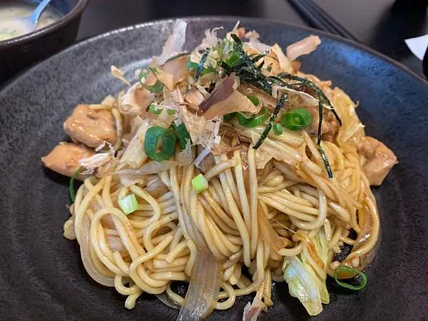 【新北 三重】合之屋//隱藏在蘆洲與三重交界的巷弄中平價創意日式料理店 推薦日式炒麵和滿是蛋酥的烏龍湯麵