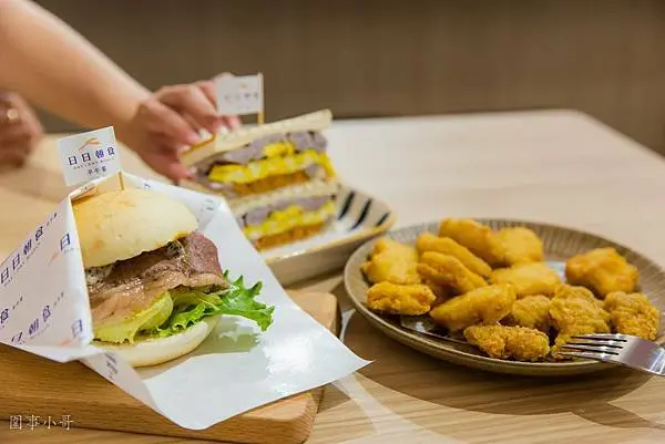 中壢龍岡早午餐美食-日日朝食龍岡店，芋泥控快來吃芋泥相遇吐司吧！特色早午餐好評供應中。