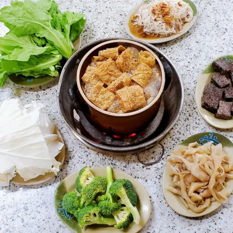 《 冬季吃鍋推薦 》霸味薑母鴨 - 石牌店 ( 唭哩岸站 ) | 超高CP值 平民美食 不限時火鍋 | 石牌美食推薦