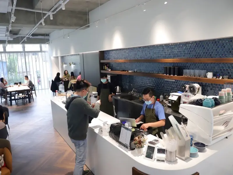 OC Blooming To Go / 好喝至上 台南樹林店：台南豪宅內的韓系網美咖啡店.熱拿鐵平價好喝還有美美的拉花｜台南咖啡店推薦 - 進食的巨鼠