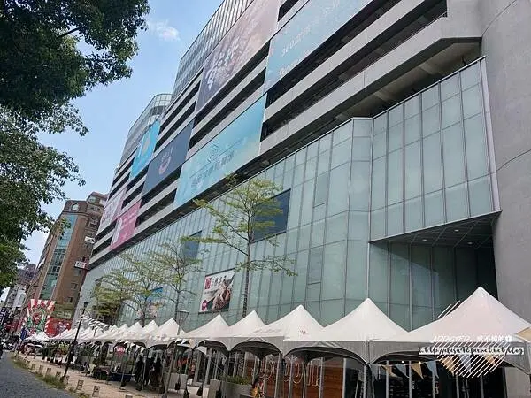 新竹東區-[好客燒烤] (已更名:揪好客) 新竹火車站對面晶品城B2，豐富海鮮肉類食材吃到飽，炭火燒肉火鍋一次滿足，調酒啤酒加價暢飲，節日家庭朋友聚餐推薦選擇