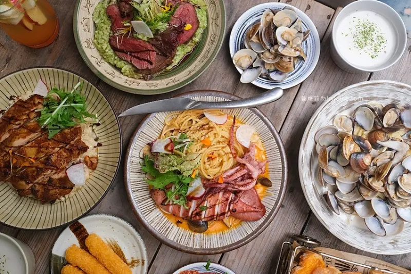 IG爆紅天天大洗版！台中最新隱藏版新祕境，天井植物造景，餐點只要二百多就能吃！