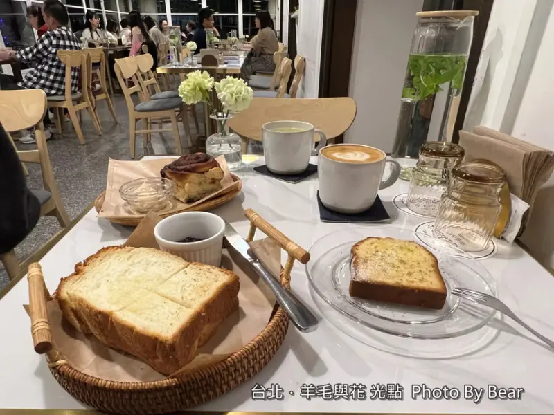 台北市中山區【台北】「羊毛與花 光點youmoutoohana Coffee．大使館接待室改建，三面採光玻璃屋庭園咖啡館（早餐盤/鹹派